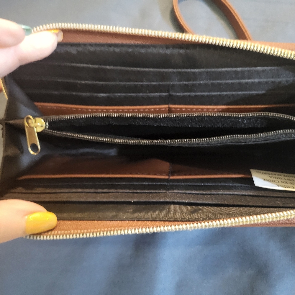 Wallet - Picture 3 of 5